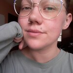 Hannah G. - Gold Purple - horn - metal