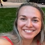 Rhyane W. - Rainbow - round - plastic