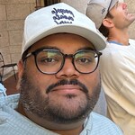 Alvin F. - Shiny Black - round - plastic