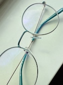 Noah L. - Gradient Green Gold - round - metal