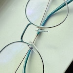 Noah L. - Gradient Green Gold - round - metal