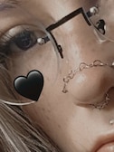 Abigail L. - Black - round - metal