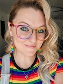 Candice P. - Rainbow - round - plastic